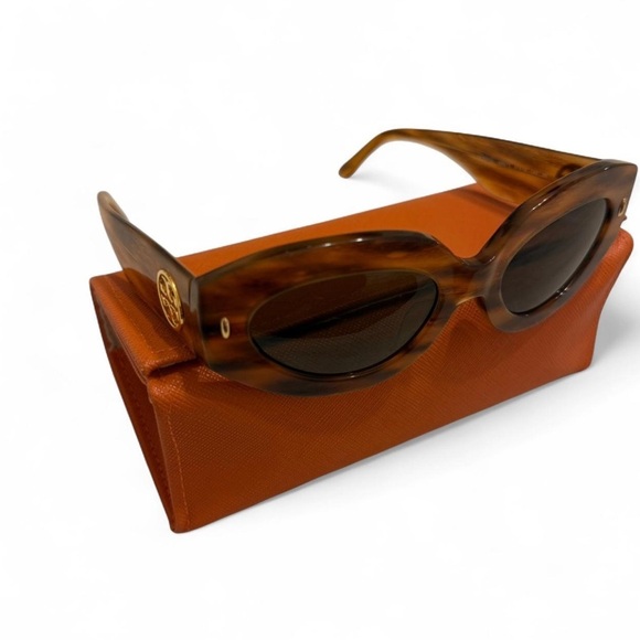 Tory Burch Accessories - Tory Burch Brown Sunglasses